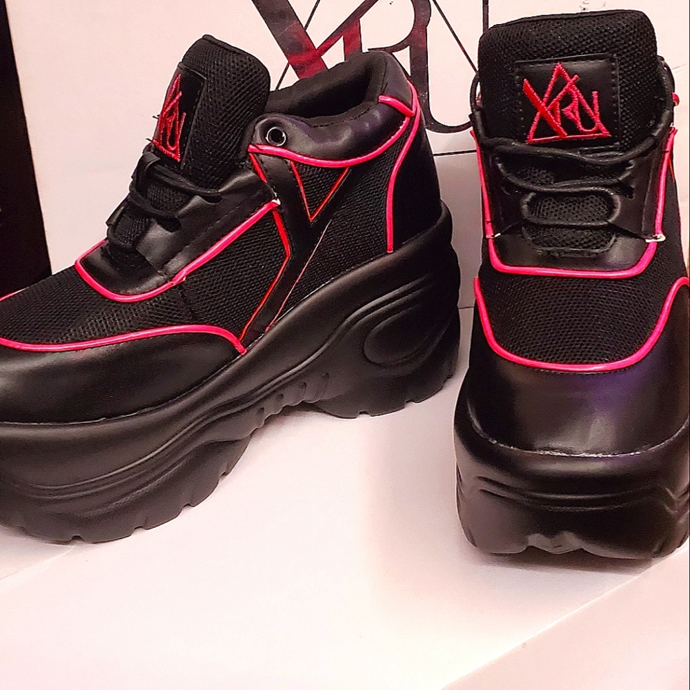 Sold nwtYRU pink neon matrixx platform sneakers size 9
